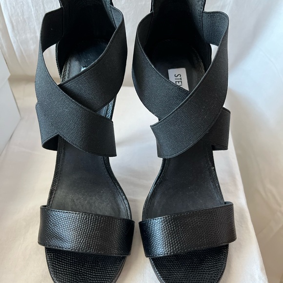 Steve Madden Marla Leather heels . Size 7 , comes with original box. 4” heels. - Picture 2 of 9